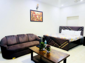 Hotel Tom & Jerry - 10 Mins From Nizamuddin Railway Station